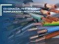 Zestaw przewodów elektrycznych, w tym yky, z widocznymi miedzianymi żyłami i kolorowymi izolacjami.