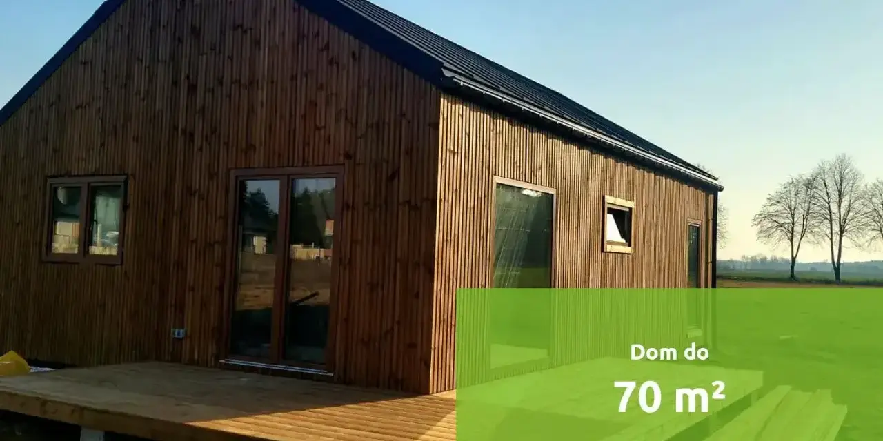 Nowoczesny dom 70m2 bez pozwolenia, z drewnianą elewacją i tarasem, gotowy do zamieszkania.