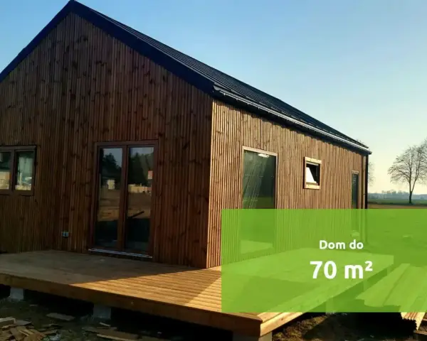 Nowoczesny dom 70m2 bez pozwolenia, z drewnianą elewacją i tarasem, gotowy do zamieszkania.