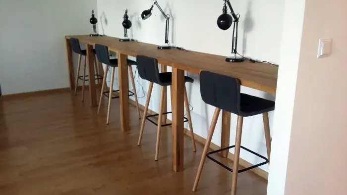 Jaką wysokość krzesła do blatu 90 cm wybrać dla komfortu?